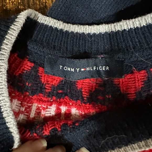 Tommy Hilfiger sweater - Picture 2 of 2